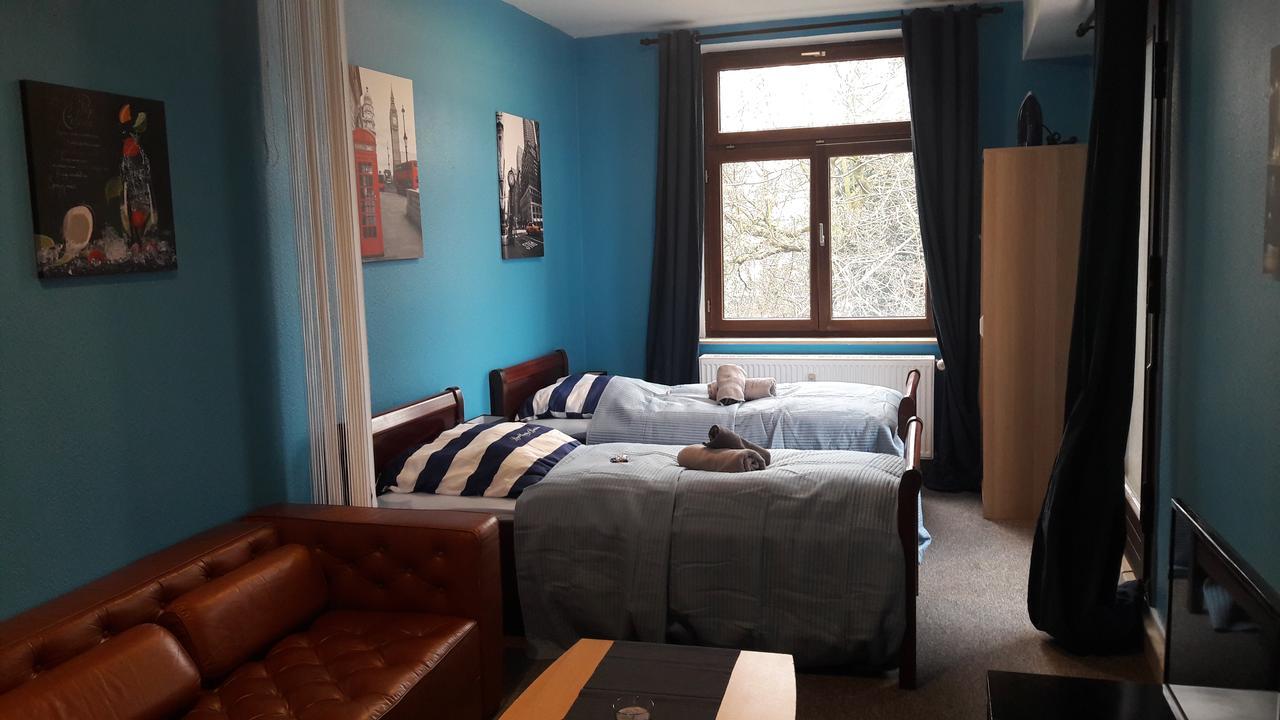 A&S Ferienwohnungen Roonstrasse Bonn Buitenkant foto
