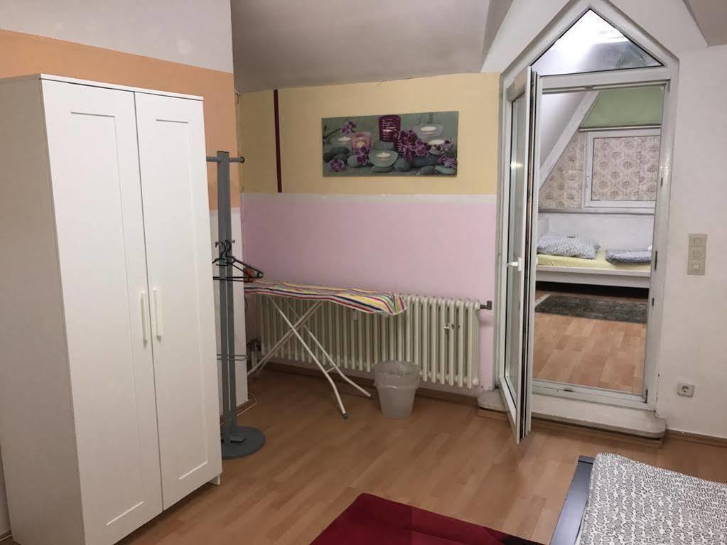 A&S Ferienwohnungen Roonstrasse Bonn Buitenkant foto