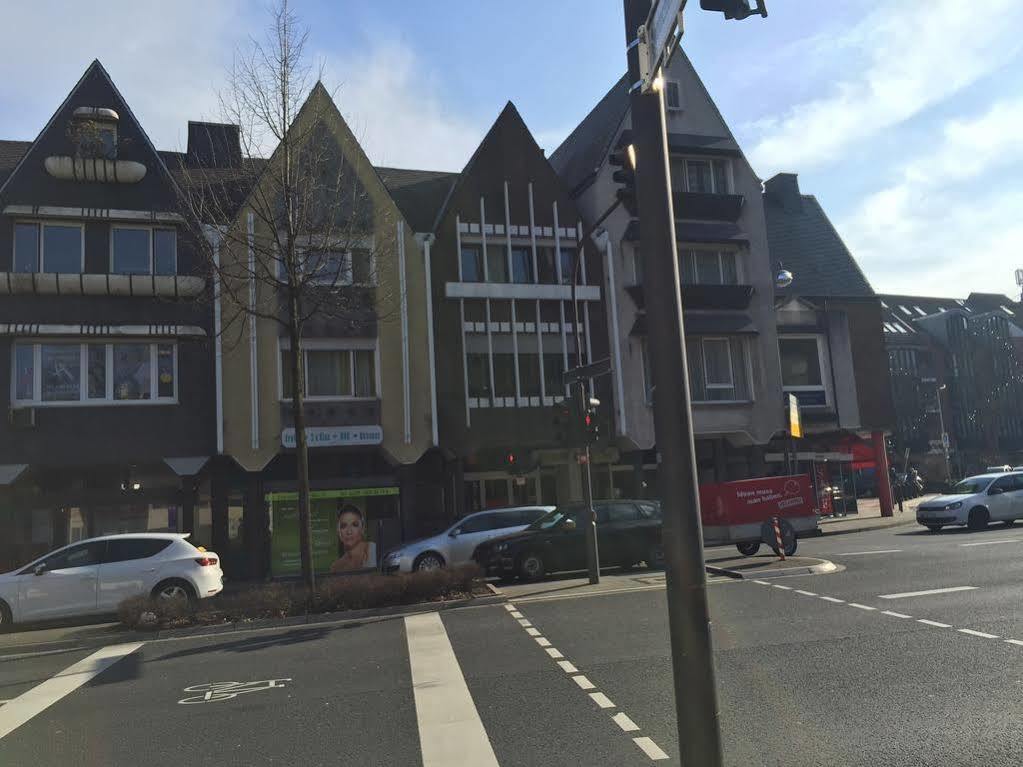 A&S Ferienwohnungen Roonstrasse Bonn Buitenkant foto
