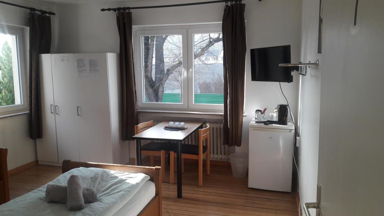 A&S Ferienwohnungen Roonstrasse Bonn Buitenkant foto