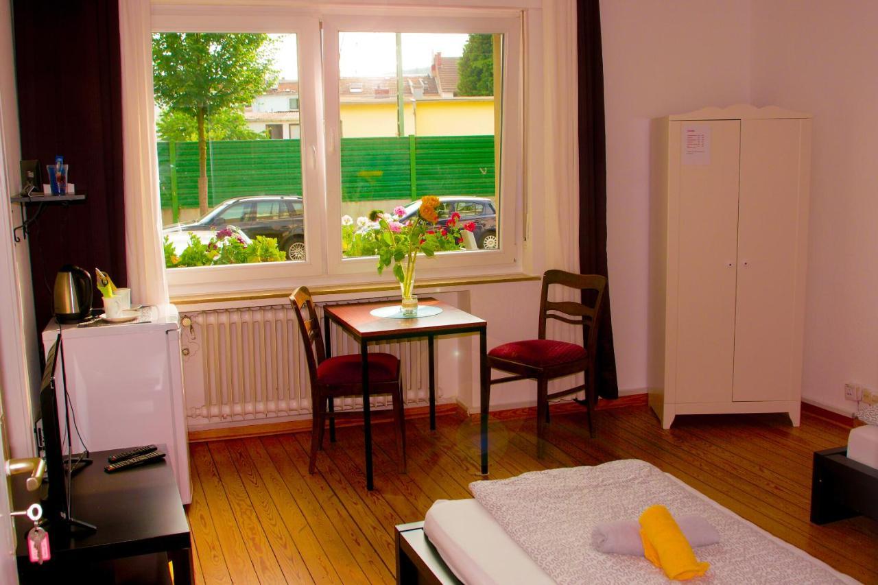 A&S Ferienwohnungen Roonstrasse Bonn Buitenkant foto